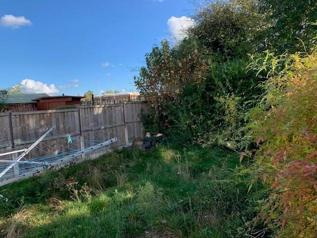 2 bedroom semi-detached house at Downsway, Chelmsford — photo 10 of 10