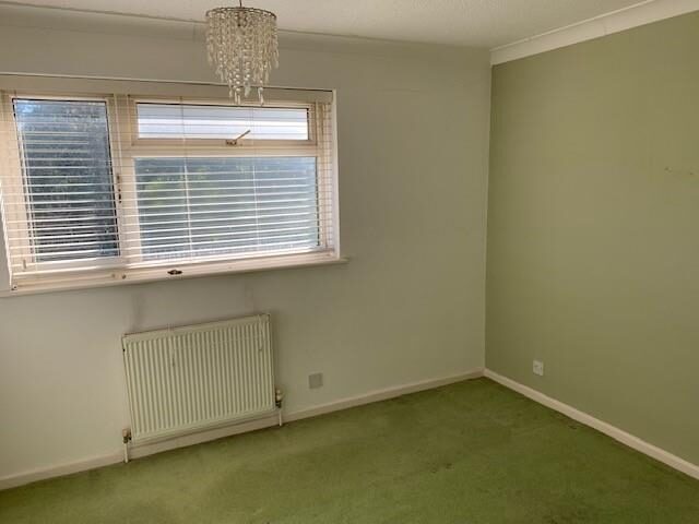 2 bedroom semi-detached house at Downsway, Chelmsford — photo 7 of 10