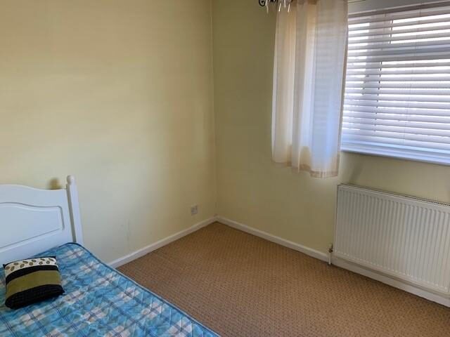 2 bedroom semi-detached house at Downsway, Chelmsford — photo 8 of 10