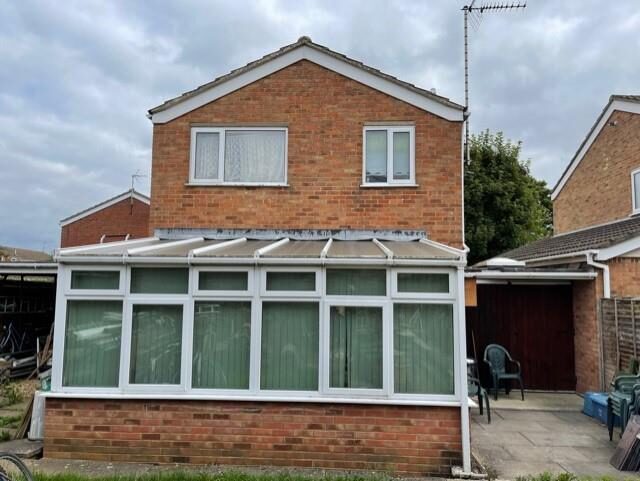 3 bedroom detached house at 57 Chatsworth Drive, Banbury, OX16 9TT — photo 12 of 12