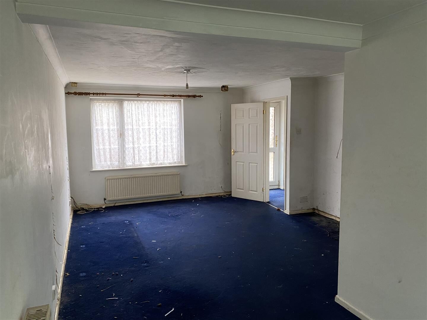 3 bedroom detached house at 57 Chatsworth Drive, Banbury, OX16 9TT — photo 4 of 12