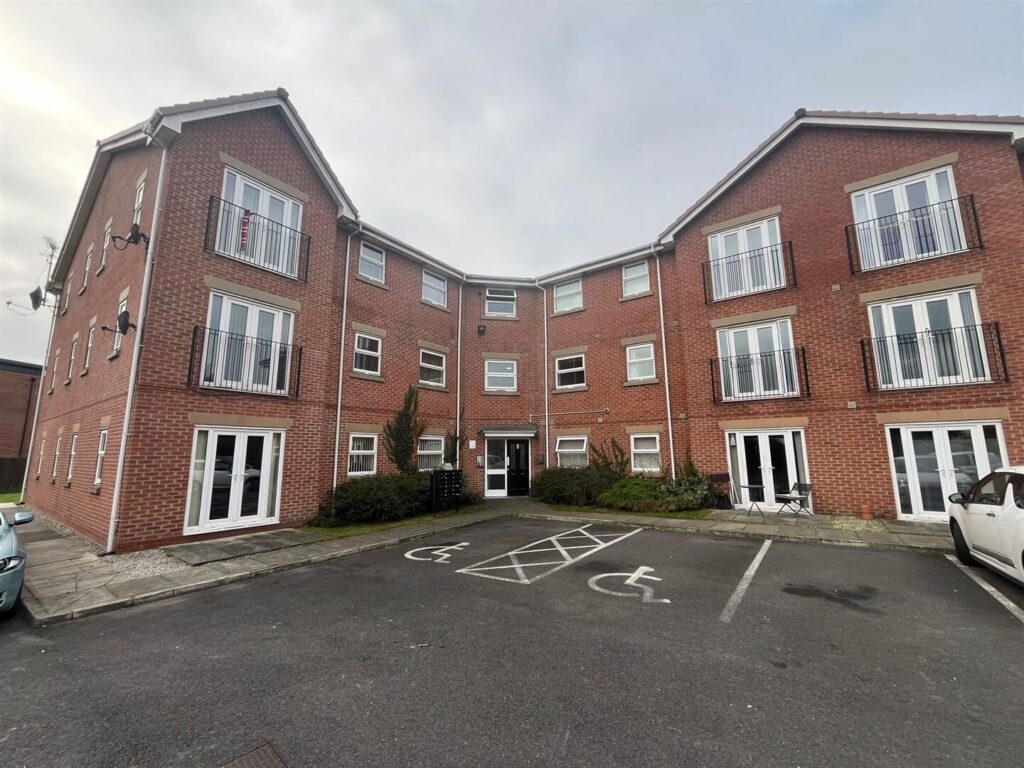1 bedroom apartment at Meadowgate, Wigan — photo 1 of 6