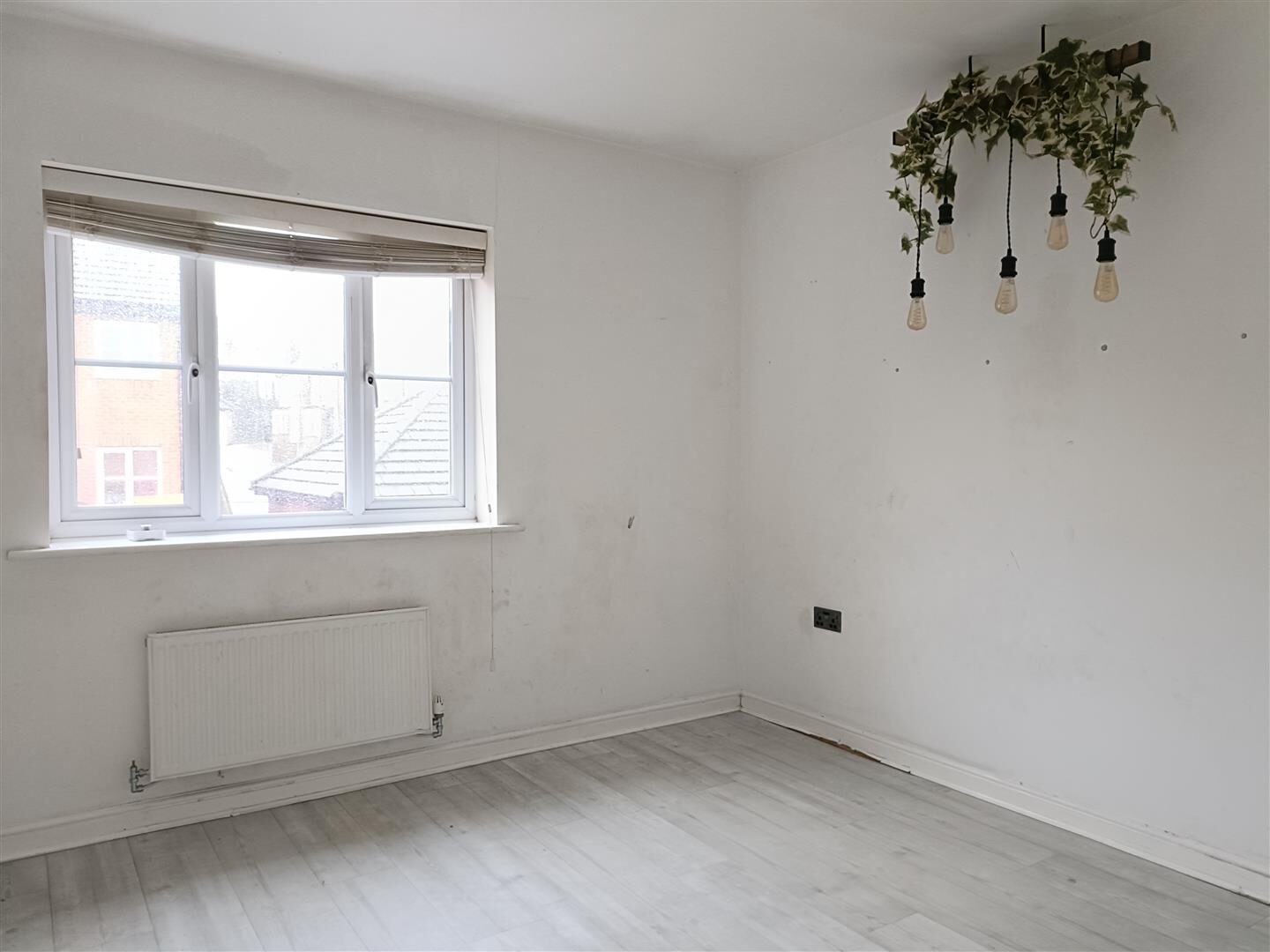 4 bedroom house at Southdown Close, Doe Lea — photo 10 of 18