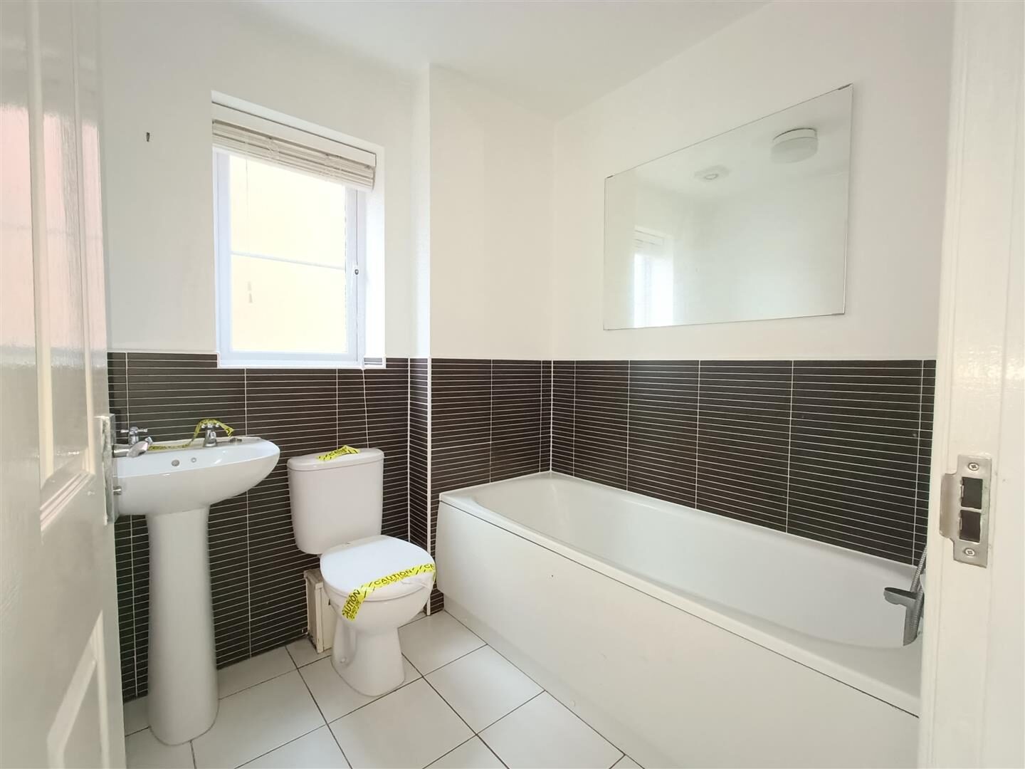 4 bedroom house at Southdown Close, Doe Lea — photo 9 of 18