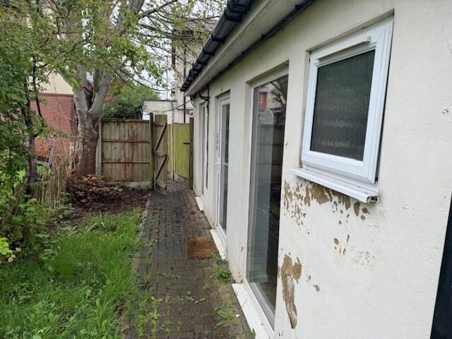 3 bedroom semi-detached house at Williton Road, Luton — photo 12 of 16