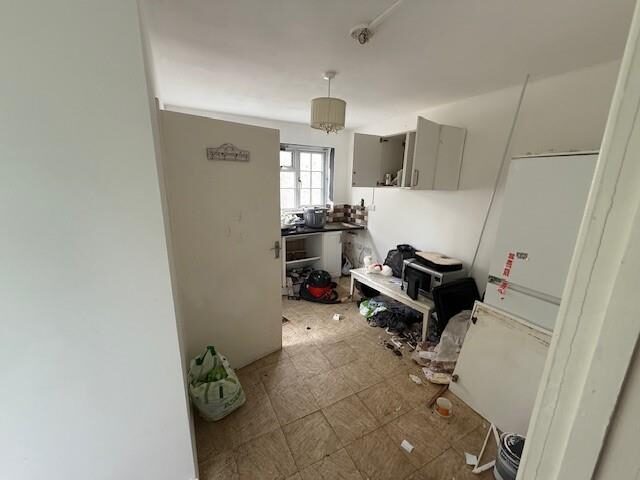 3 bedroom semi-detached house at Williton Road, Luton — photo 13 of 16