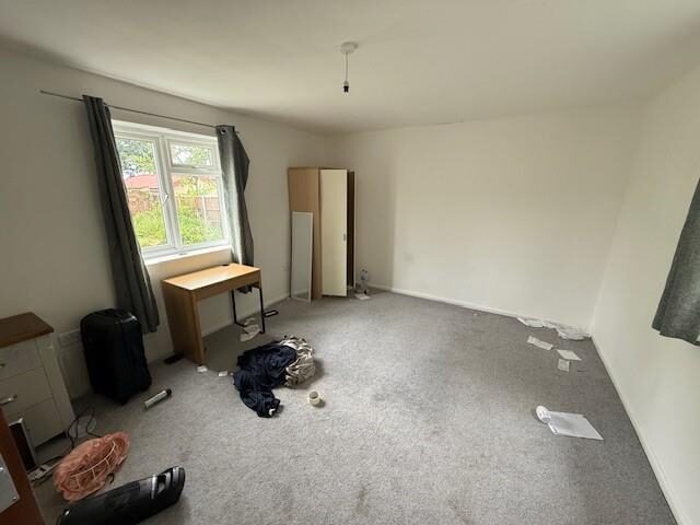 3 bedroom semi-detached house at Williton Road, Luton — photo 14 of 16