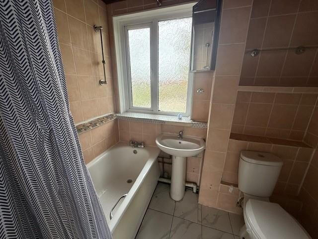 3 bedroom semi-detached house at Williton Road, Luton — photo 16 of 16