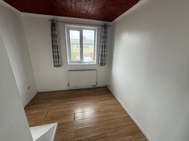 3 bedroom semi-detached house at Williton Road, Luton — photo 6 of 16