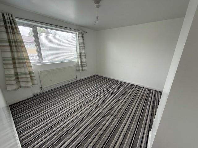 3 bedroom semi-detached house at Williton Road, Luton — photo 8 of 16