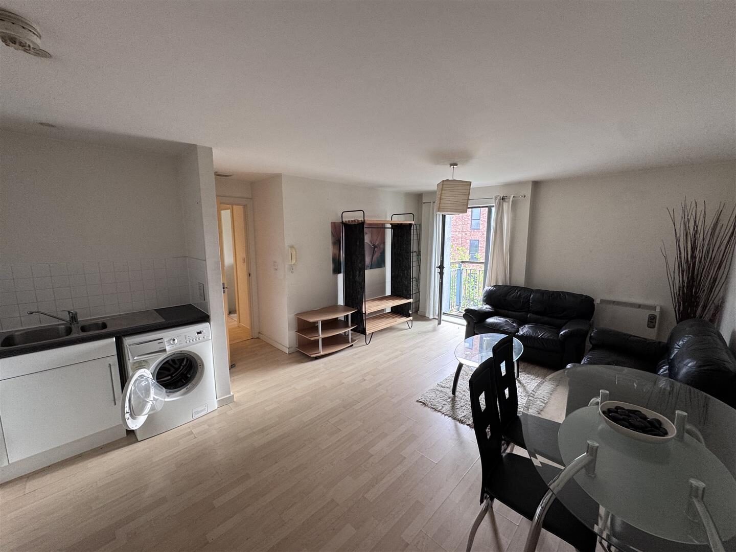 2 bedroom flat at Ordsall Lane, Salford — photo 6 of 9