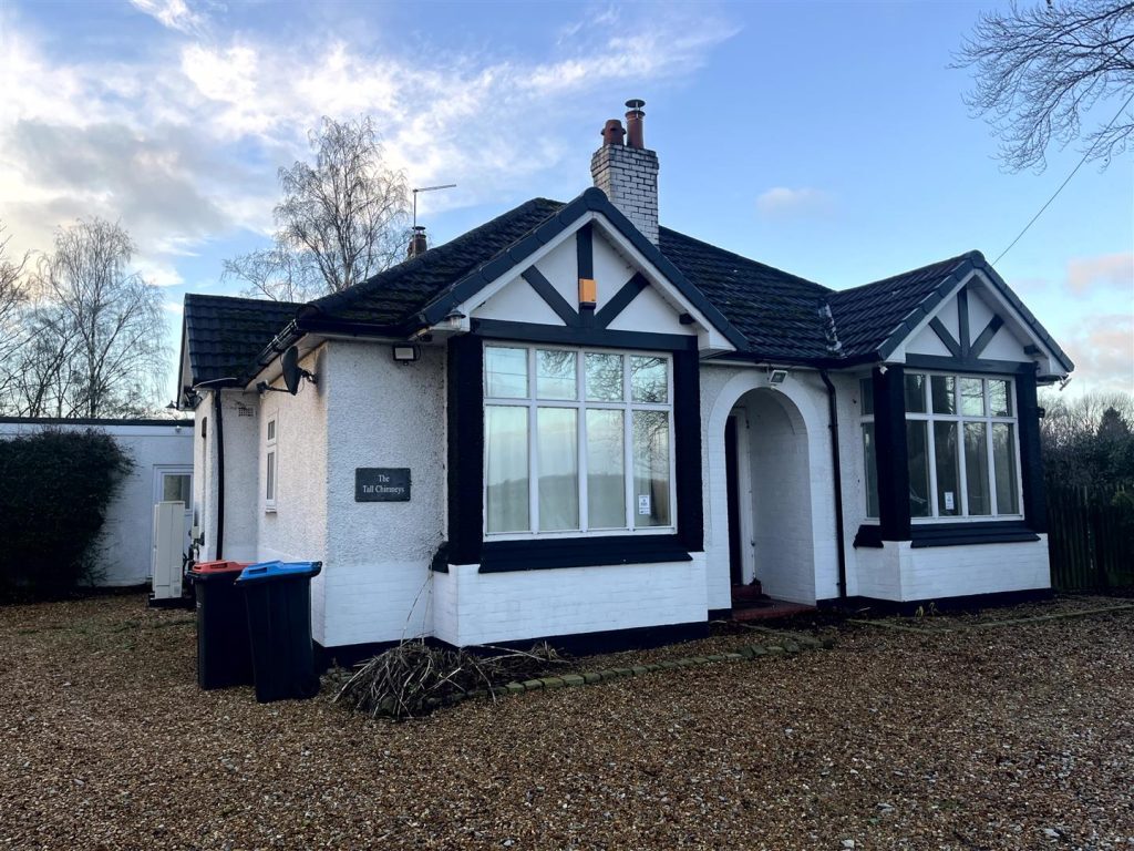 2 bedroom detached bungalow at Holmes Chapel Road, Allostock, Knutsford — photo 1 of 13