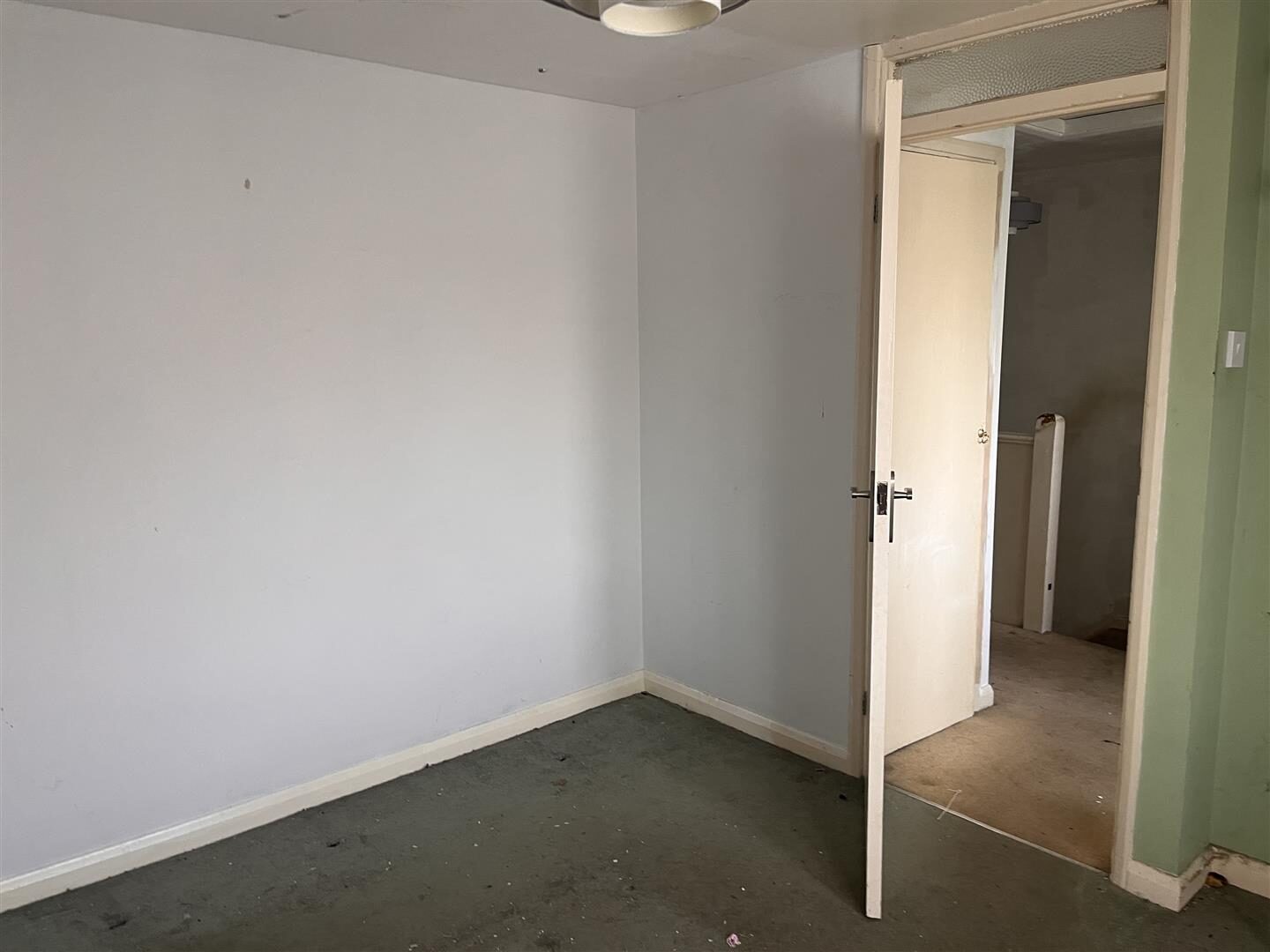 3 bedroom terraced house at Bagshot Green, Bagshot — photo 13 of 13