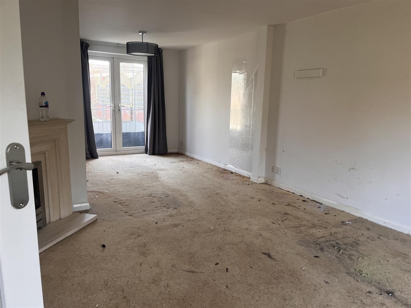 3 bedroom terraced house at Bagshot Green, Bagshot — photo 6 of 13