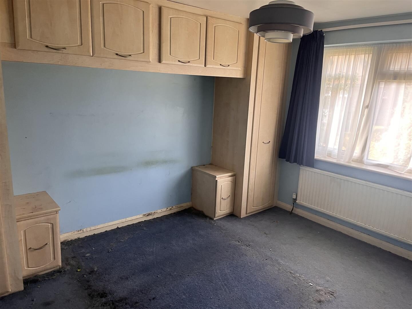 3 bedroom terraced house at Bagshot Green, Bagshot — photo 9 of 13
