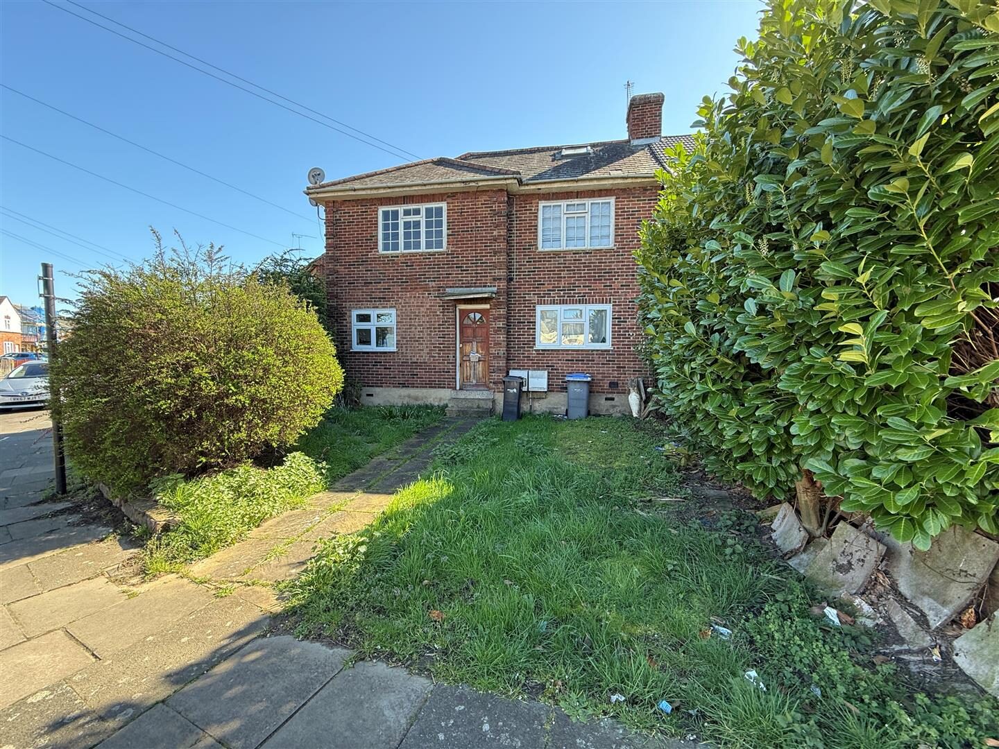 2 bedroom flat at Central Avenue, Enfield — photo 2 of 10