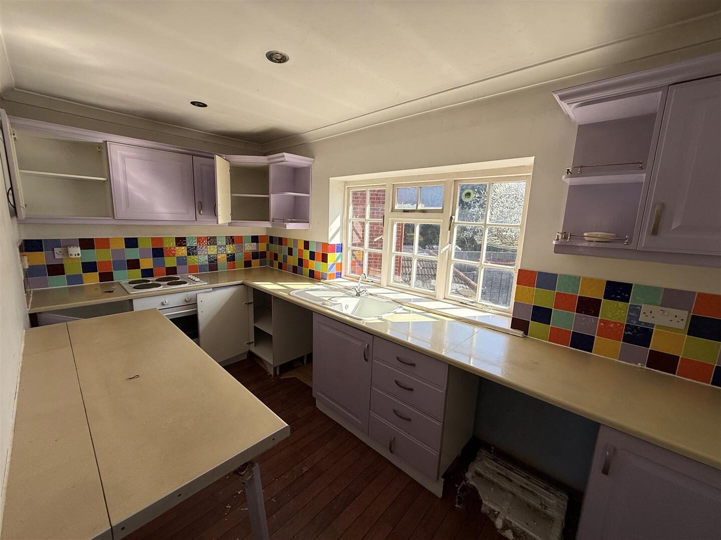 2 bedroom flat at Central Avenue, Enfield — photo 3 of 10