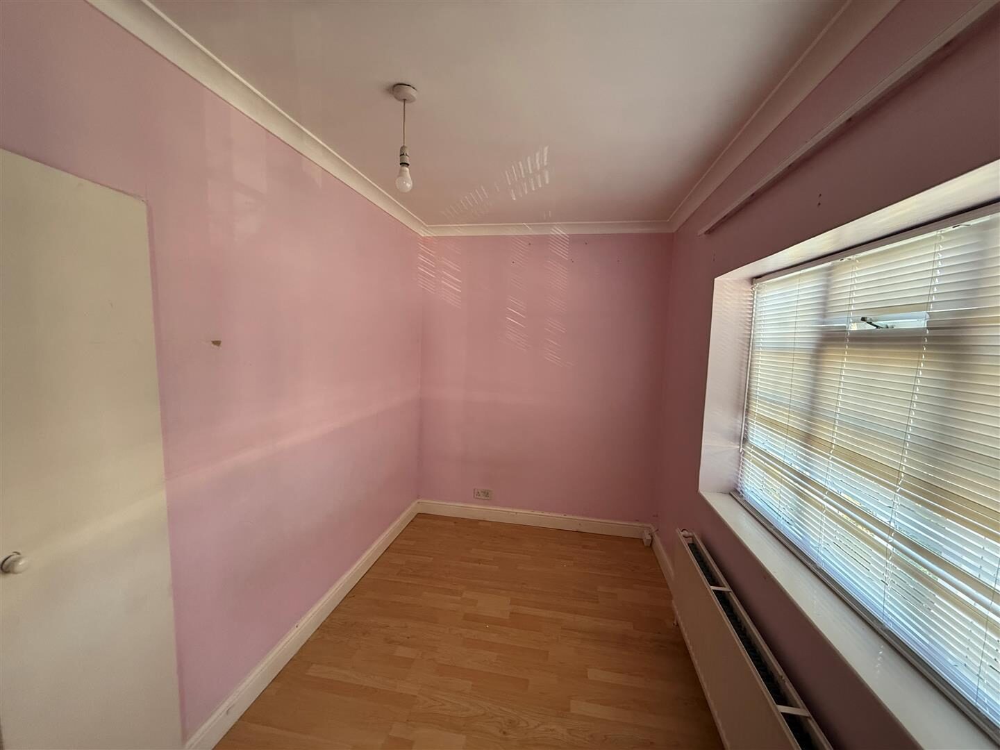 2 bedroom flat at Central Avenue, Enfield — photo 5 of 10