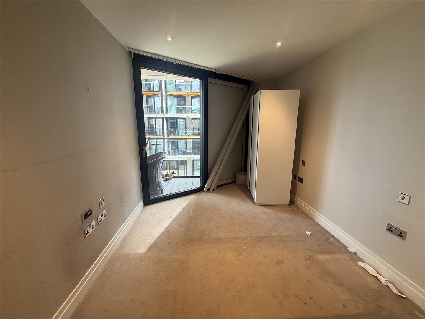 2 bedroom flat at Riverlight Quay, London — photo 9 of 10