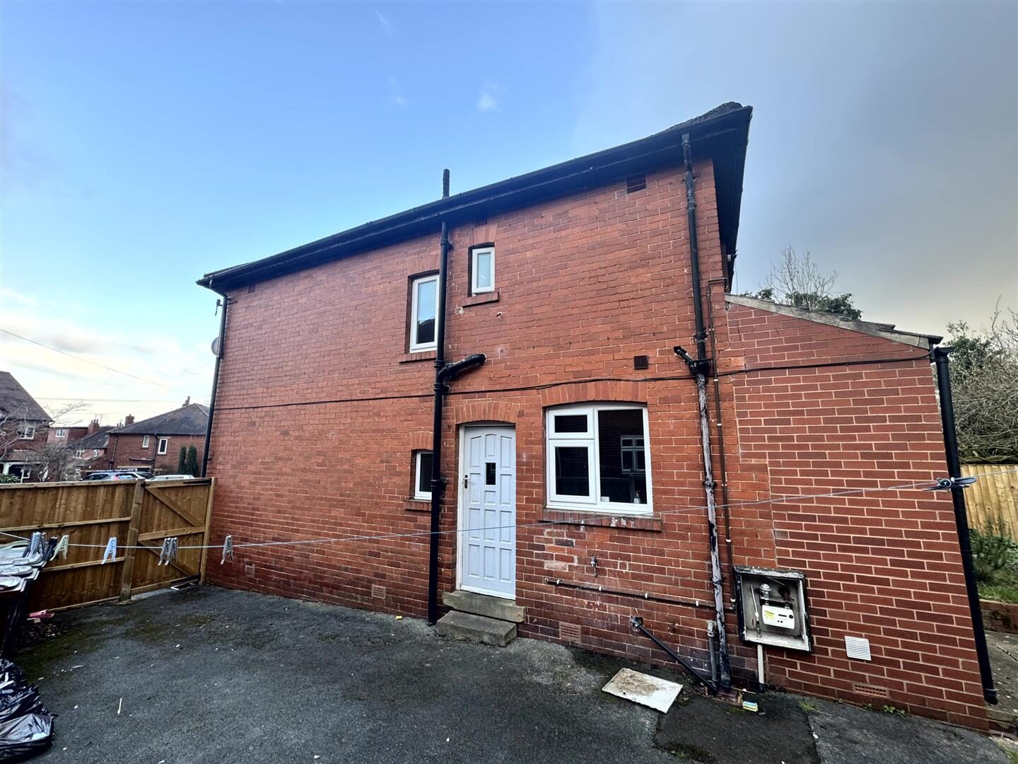 3 bedroom house at St. Chads Grove, Leeds — photo 4 of 20