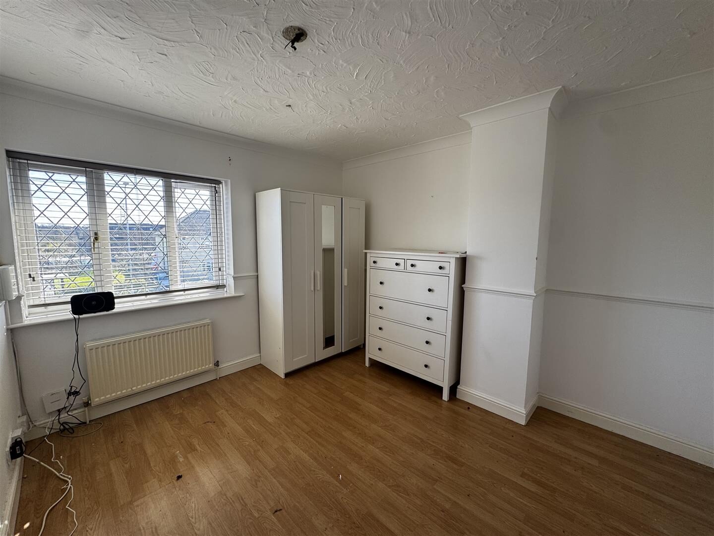 3 bedroom end of terrace house at Crayford Way, Crayford, Dartford — photo 10 of 15