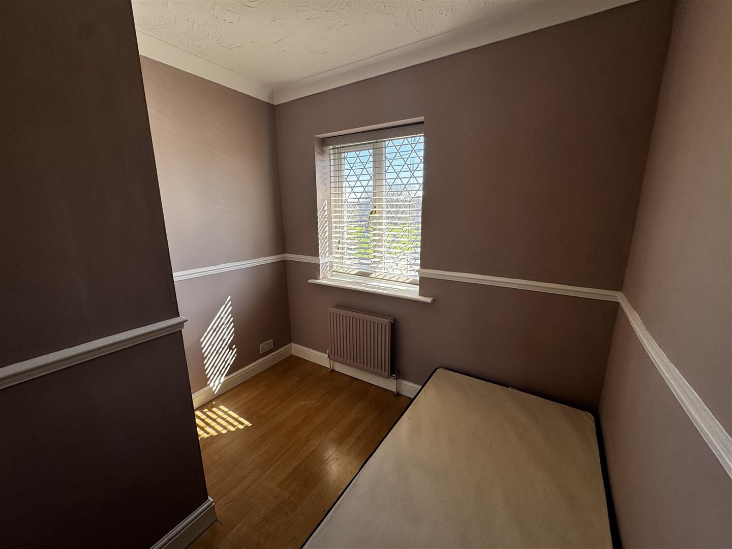 3 bedroom end of terrace house at Crayford Way, Crayford, Dartford — photo 7 of 15