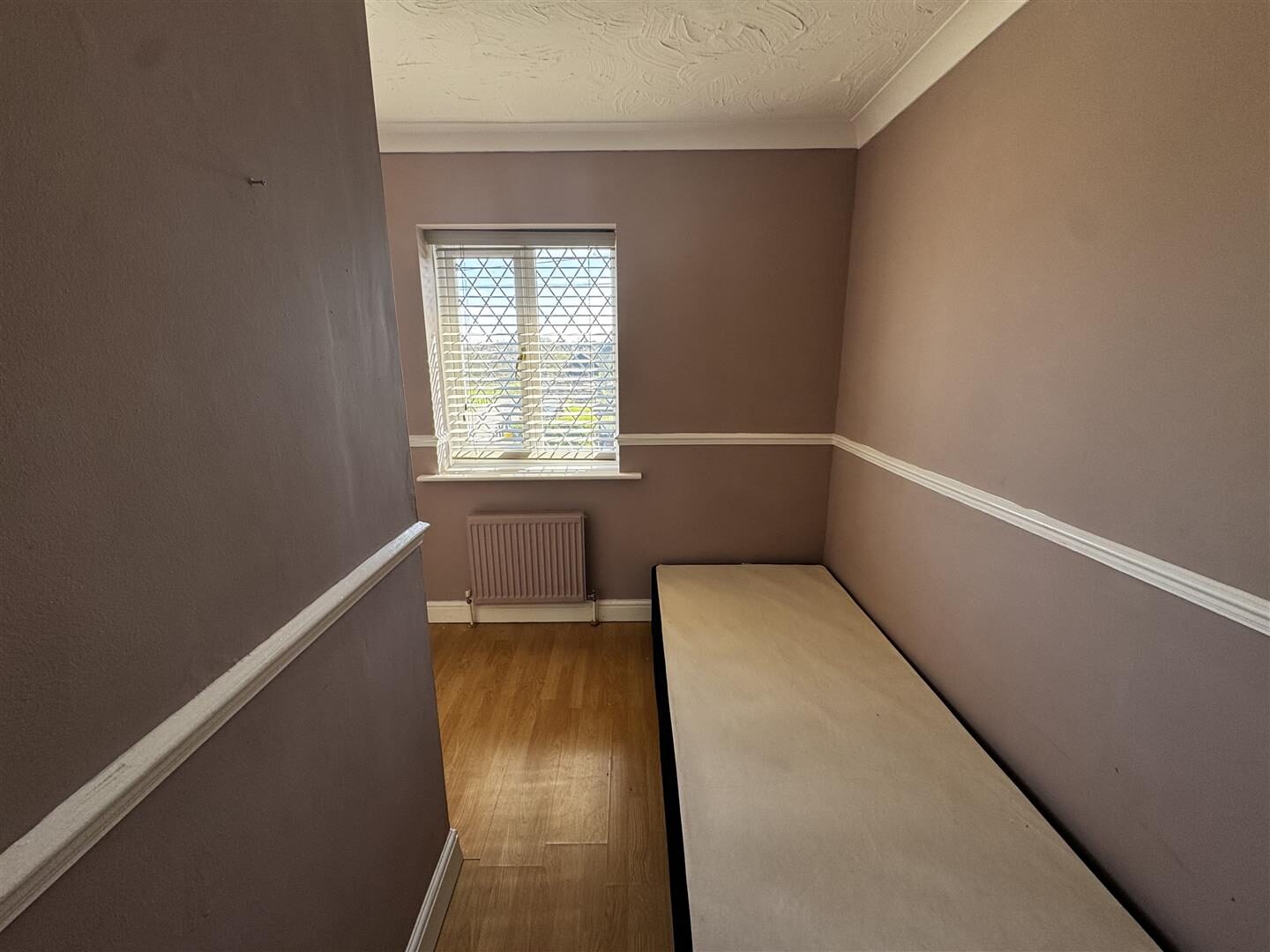 3 bedroom end of terrace house at Crayford Way, Crayford, Dartford — photo 9 of 15