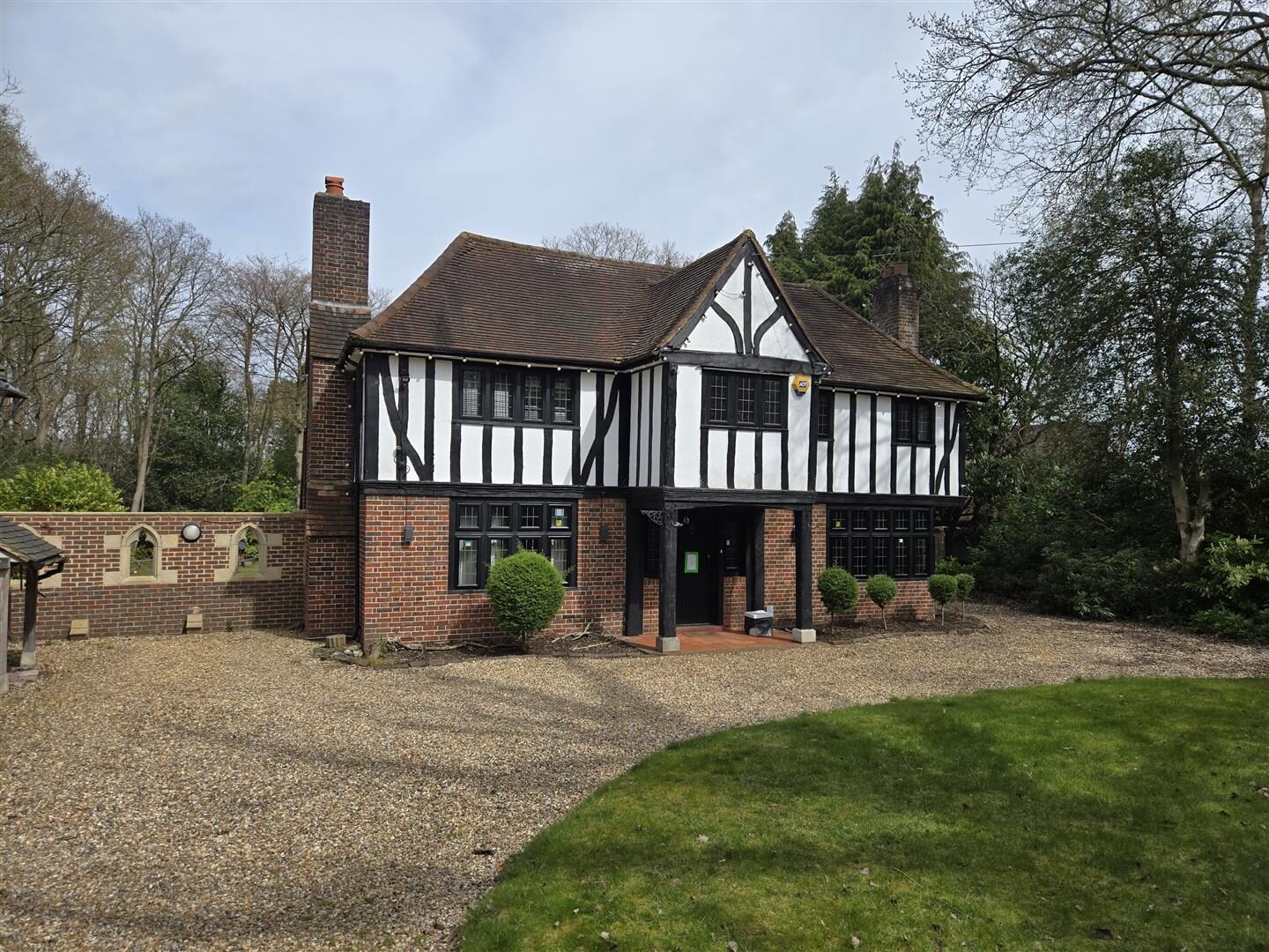 5 bedroom detached house at Croydon Road, Keston — photo 3 of 14