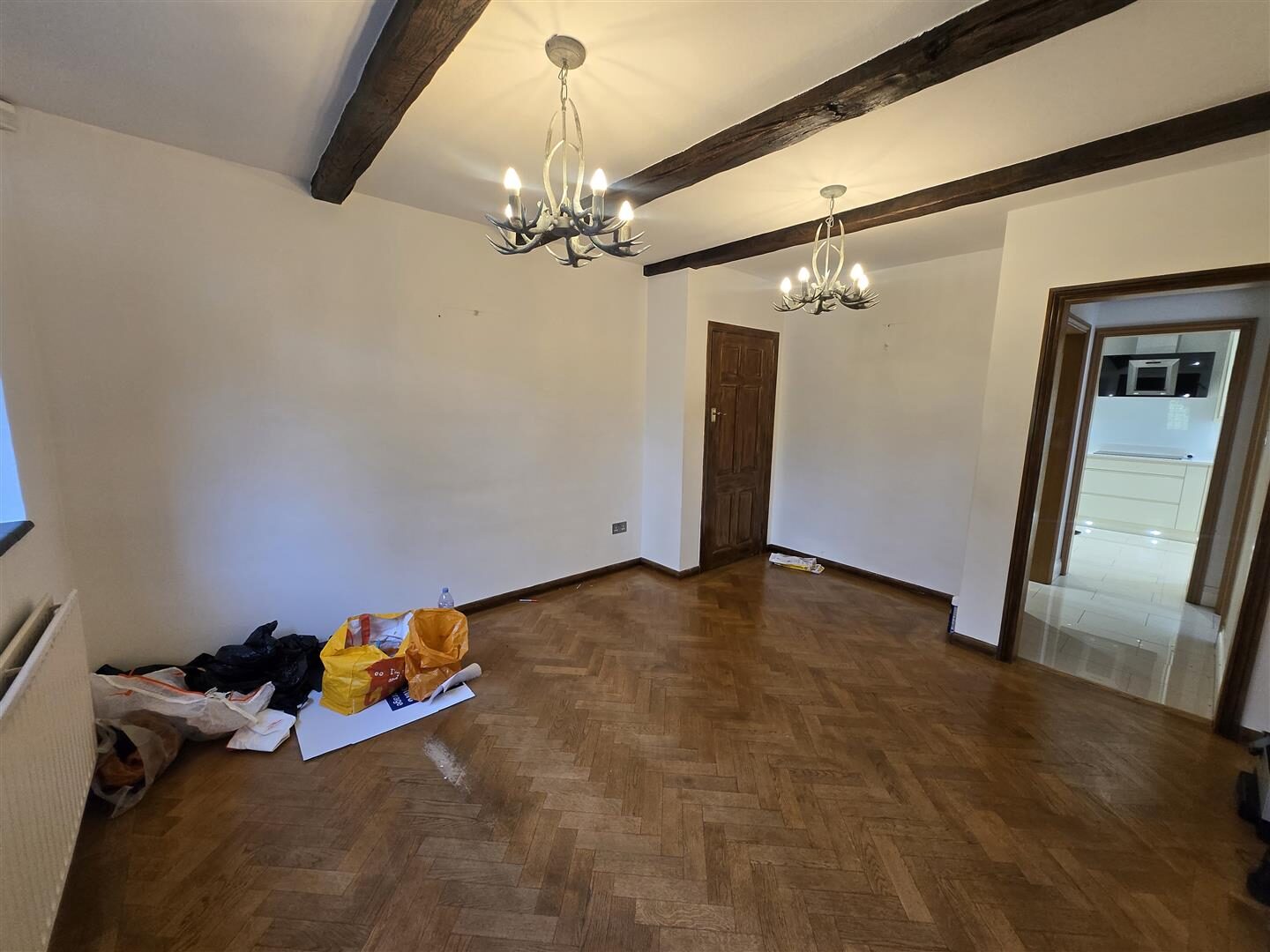 5 bedroom detached house at Croydon Road, Keston — photo 9 of 14
