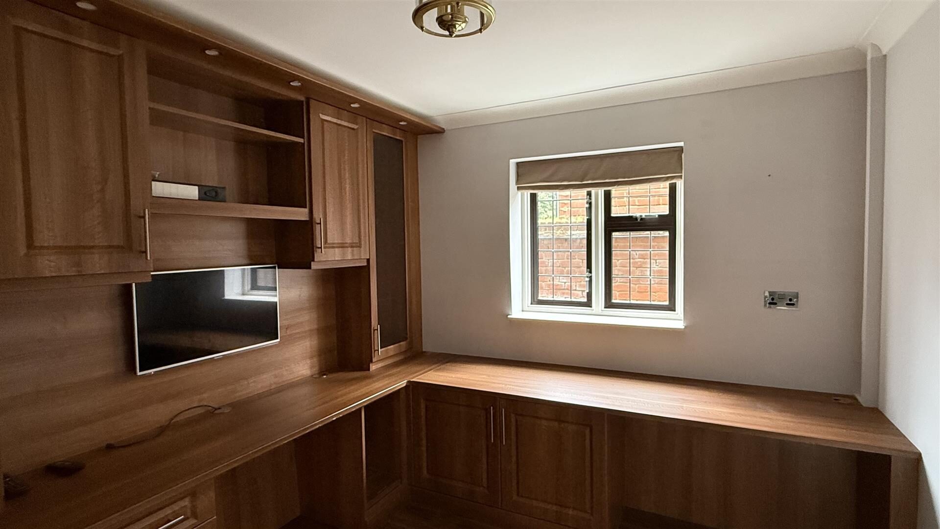 5 bedroom detached house at Wansunt Road, Bexley — photo 11 of 25