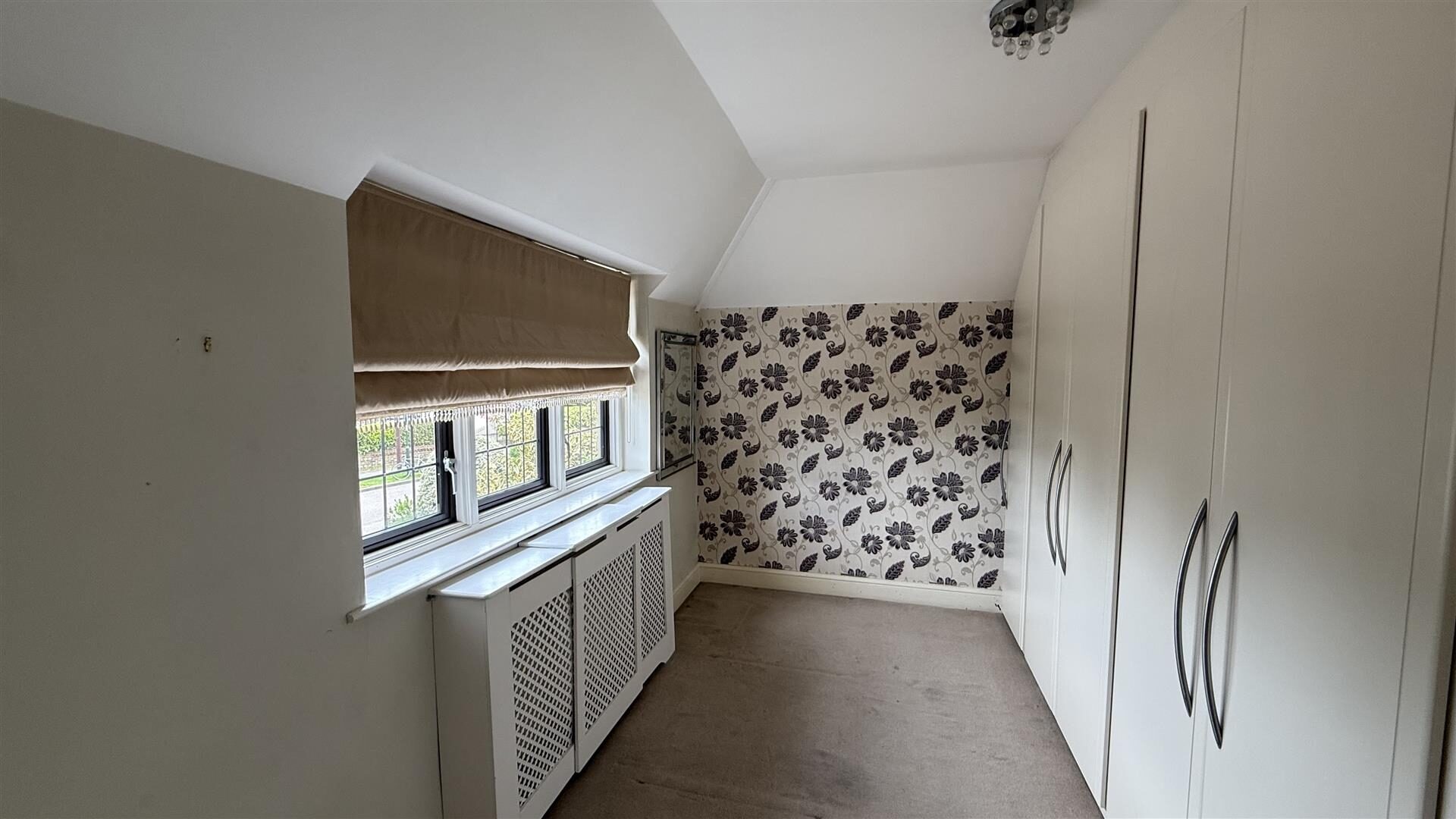 5 bedroom detached house at Wansunt Road, Bexley — photo 15 of 25