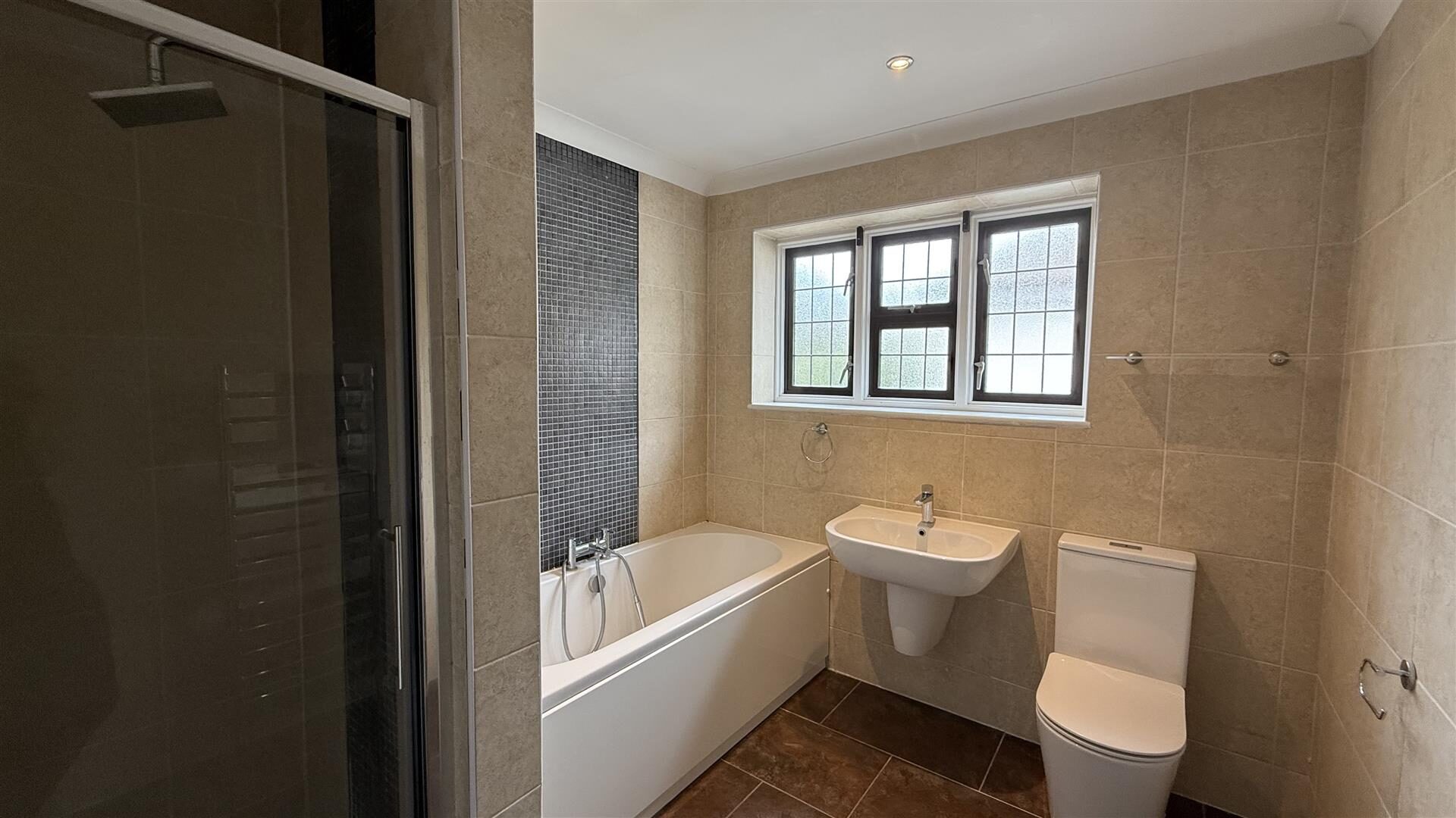 5 bedroom detached house at Wansunt Road, Bexley — photo 20 of 25