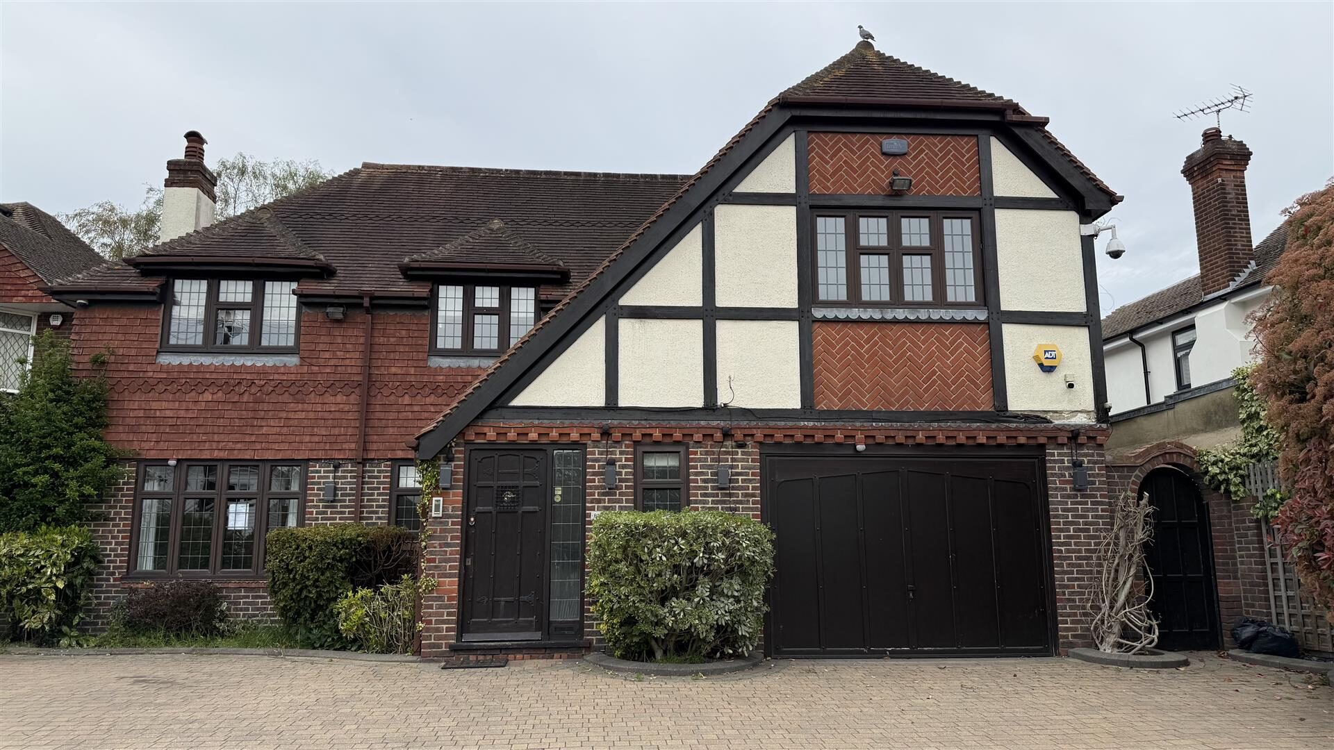 5 bedroom detached house at Wansunt Road, Bexley — photo 3 of 25