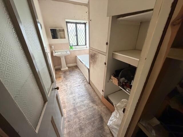 5 bedroom detached house at Blackshaw Head, Hebden Bridge — photo 13 of 21