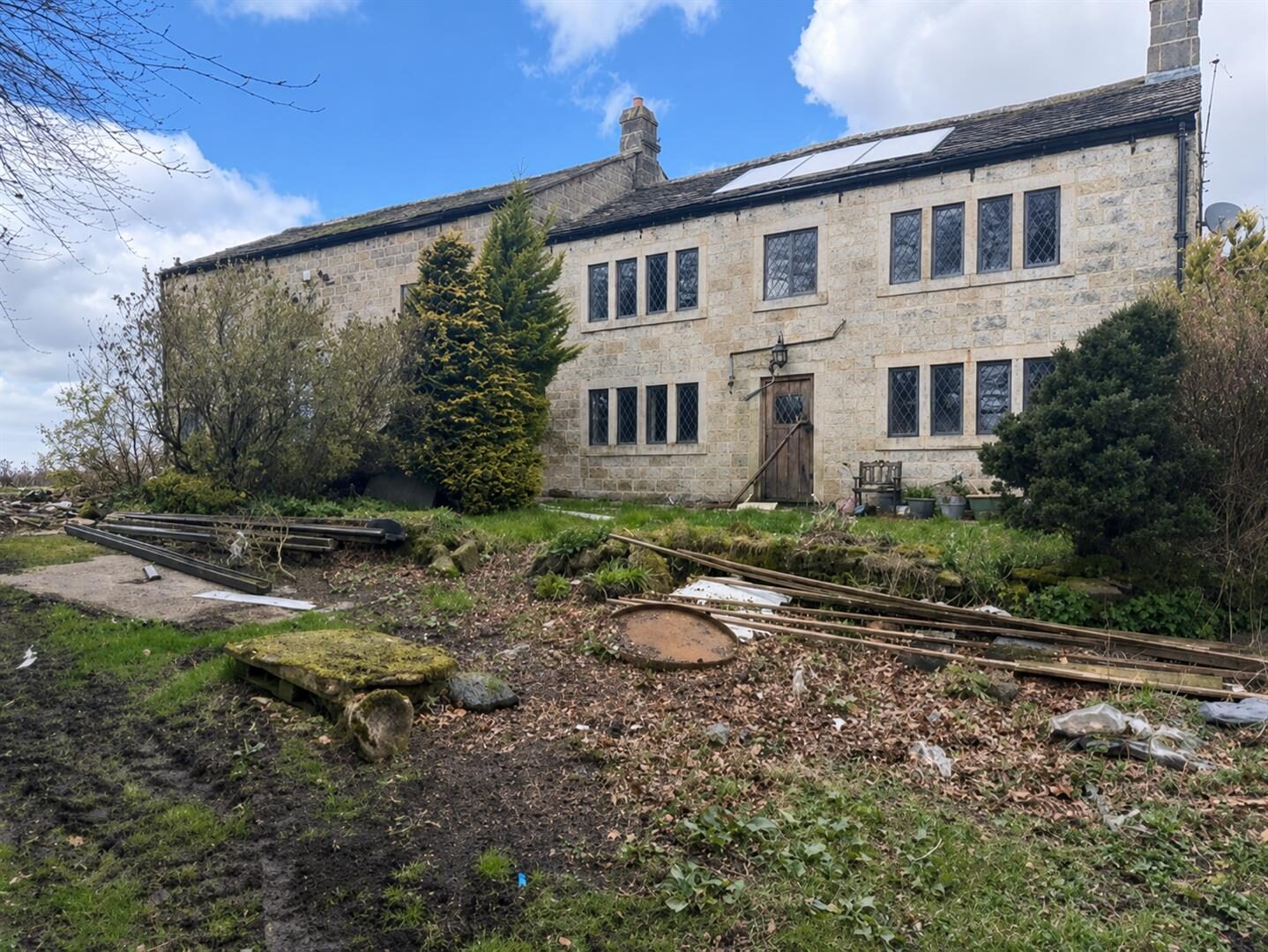 5 bedroom detached house at Blackshaw Head, Hebden Bridge — photo 2 of 21