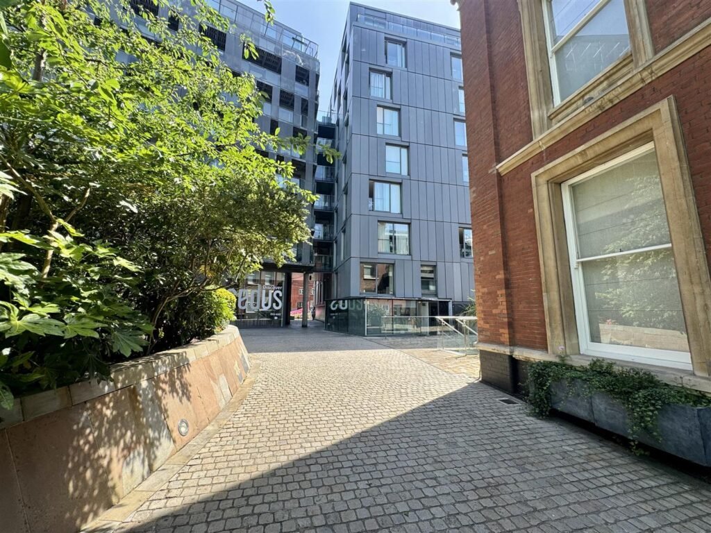 1 bedroom flat at Brewhouse Yard, London — photo 2 of 11