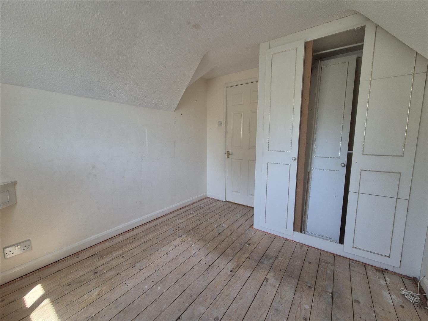2 bedroom end of terrace house at Broad Street, Chipping Sodbury, Bristol — photo 10 of 12