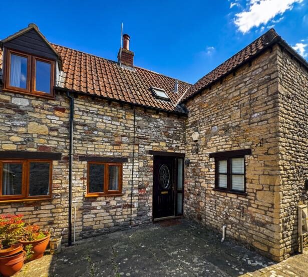 2 bedroom end of terrace house at Broad Street, Chipping Sodbury, Bristol — photo 2 of 12