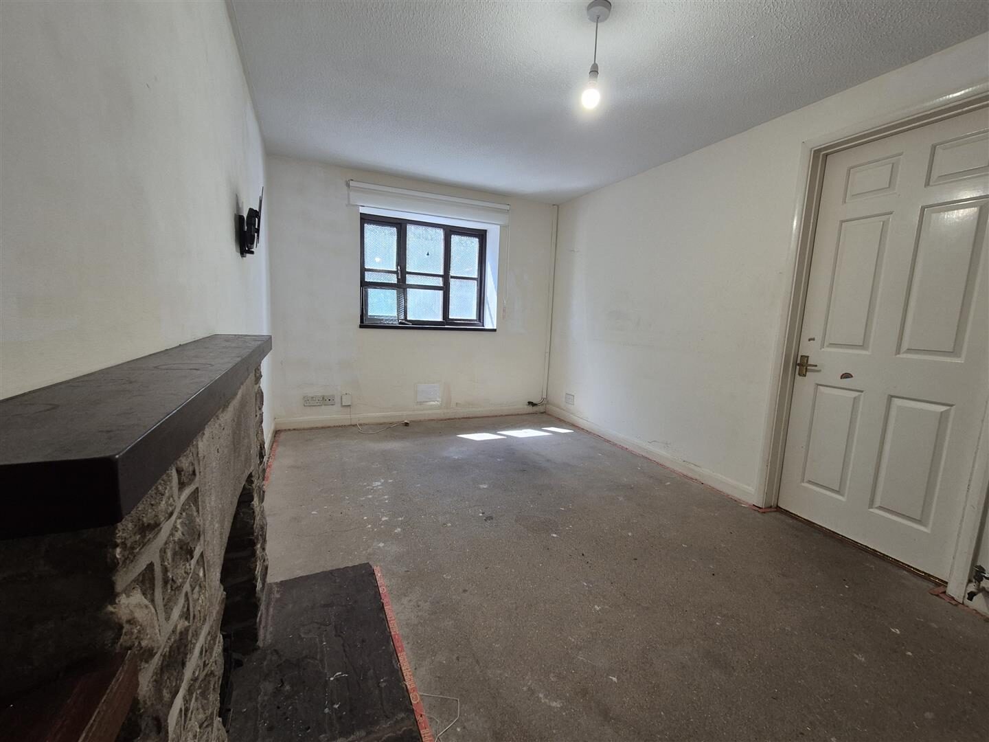 2 bedroom end of terrace house at Broad Street, Chipping Sodbury, Bristol — photo 3 of 12