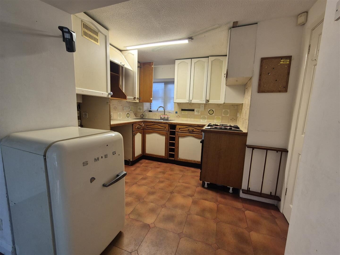 2 bedroom end of terrace house at Broad Street, Chipping Sodbury, Bristol — photo 4 of 12