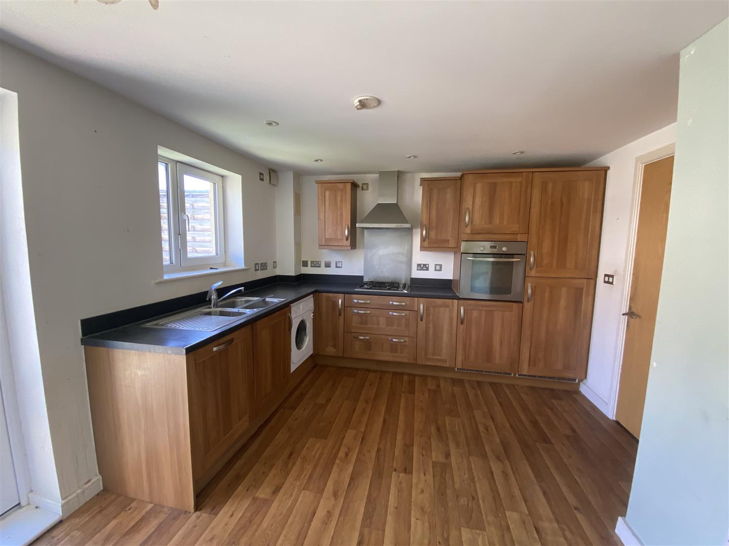3 bedroom terraced house at Hayman Crescent, Swindon — photo 4 of 15