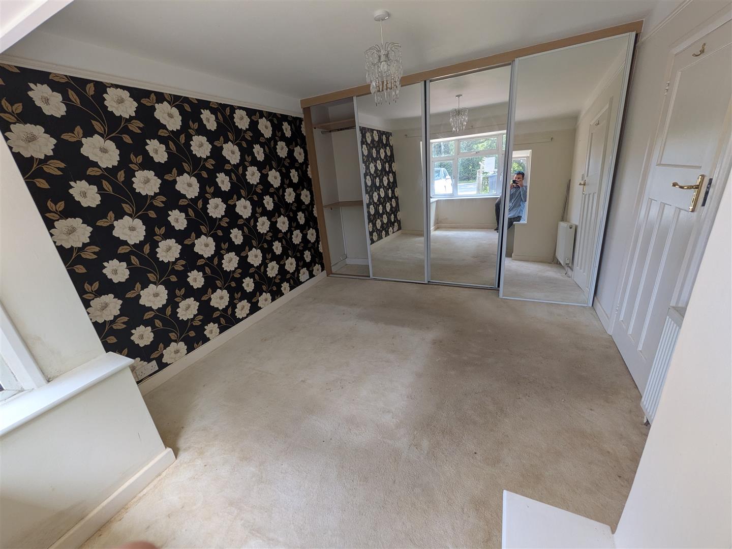 4 bedroom detached bungalow at High Halden, Ashford, Kent, TN26 3BU — photo 8 of 17