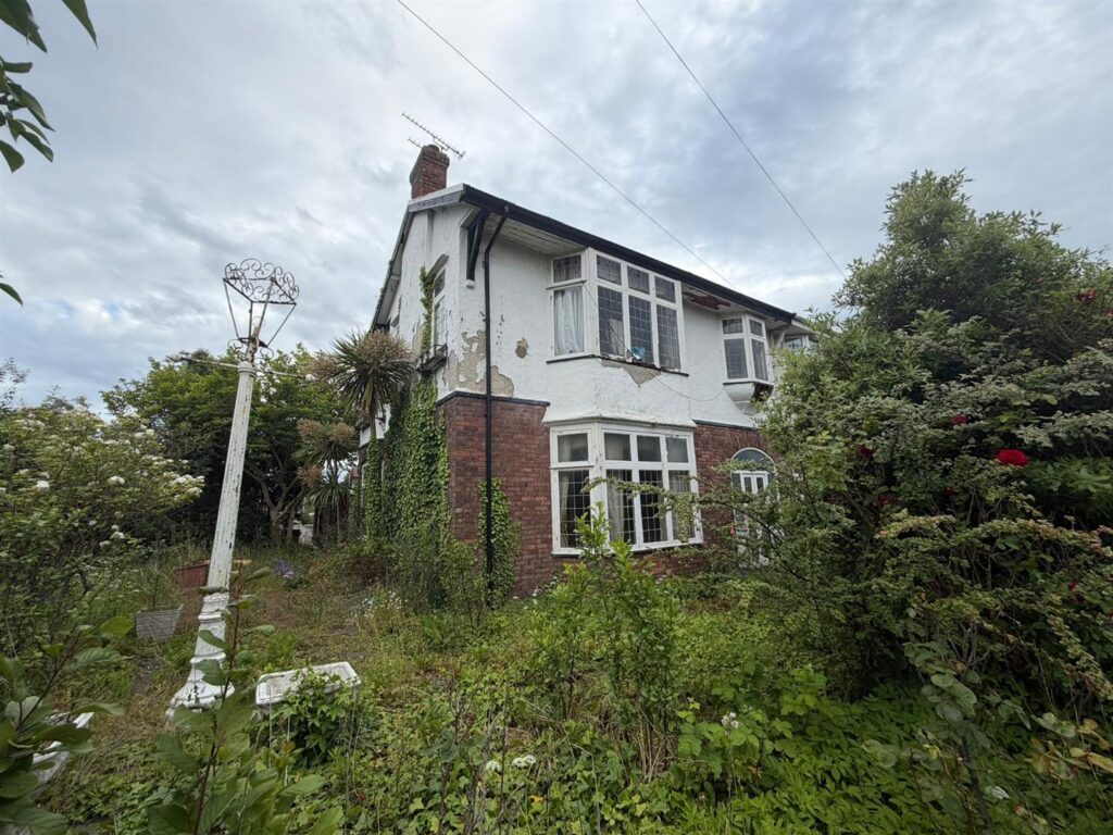 4 bedroom semi-detached house at Groveland Avenue, Wallasey, CH45 — photo 3 of 9