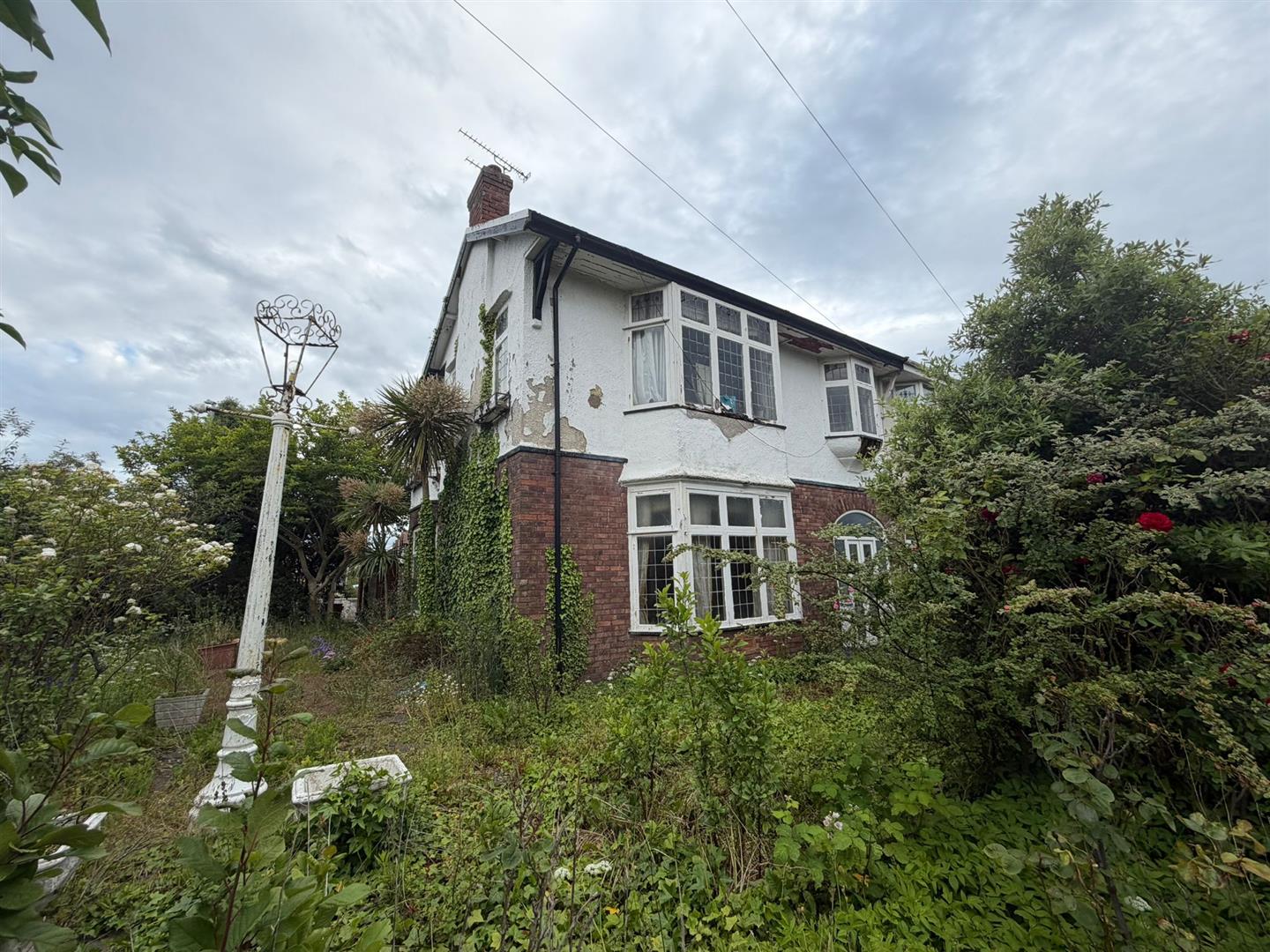 4 bedroom semi-detached house at Groveland Avenue, Wallasey, CH45 — photo 3 of 9
