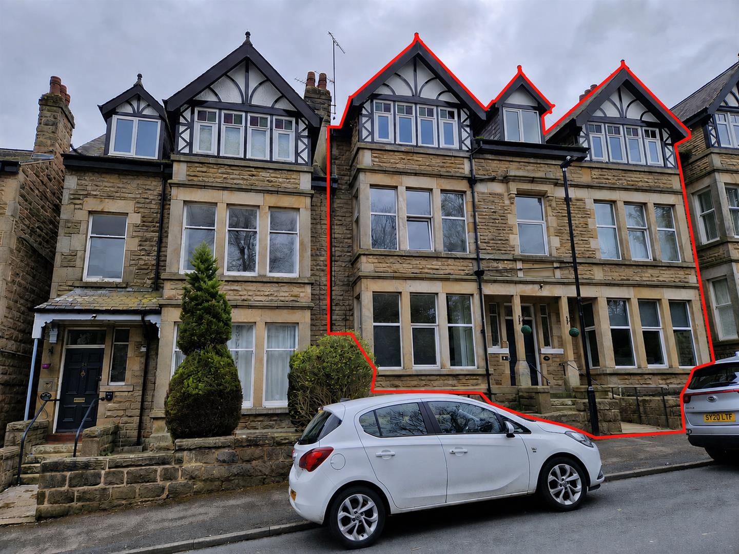 13 bedroom investment at Harlow Moor Drive, Harrogate — photo 1 of 7