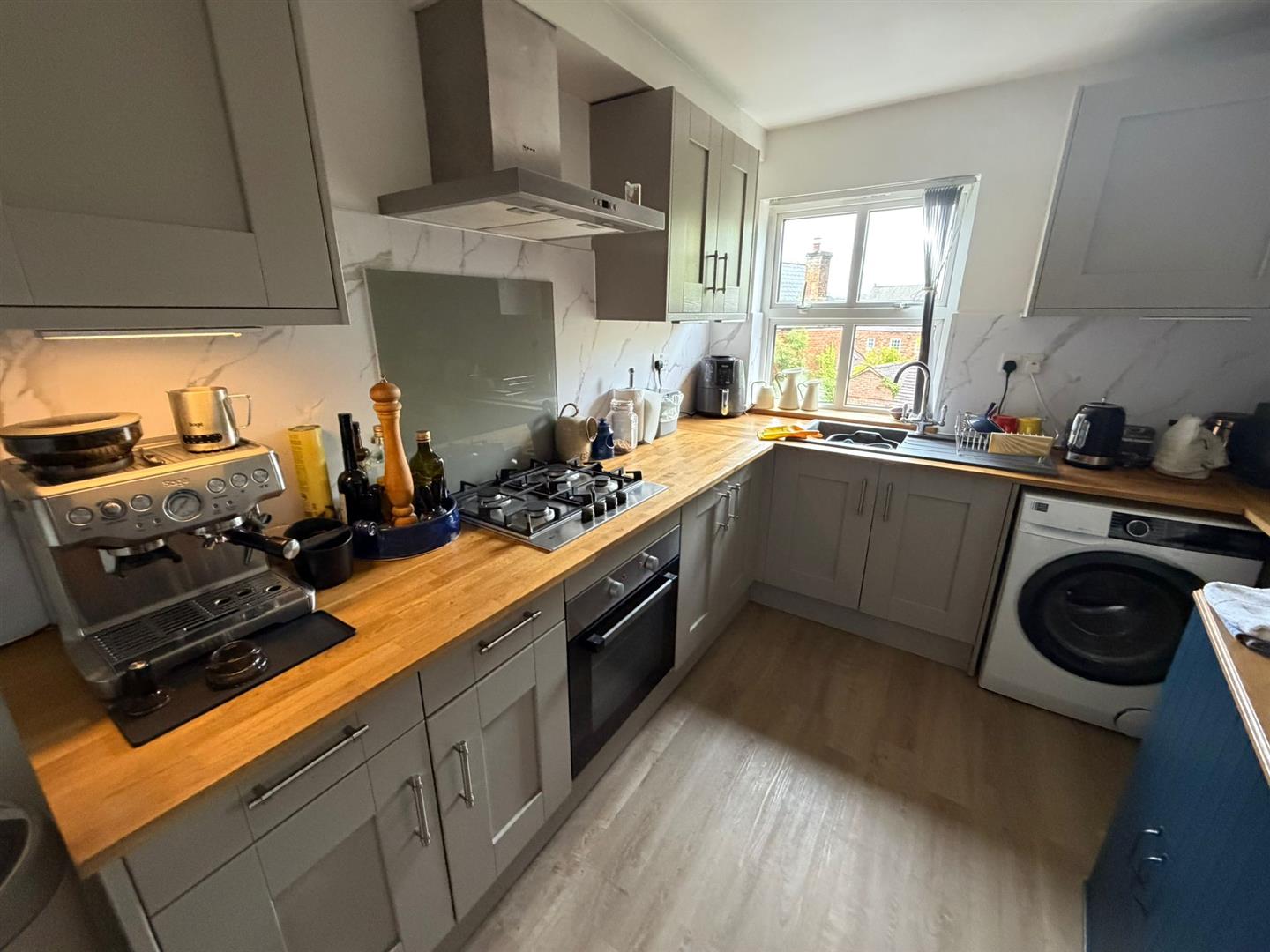2 bedroom house at Stanford Road, Lymington — photo 3 of 13