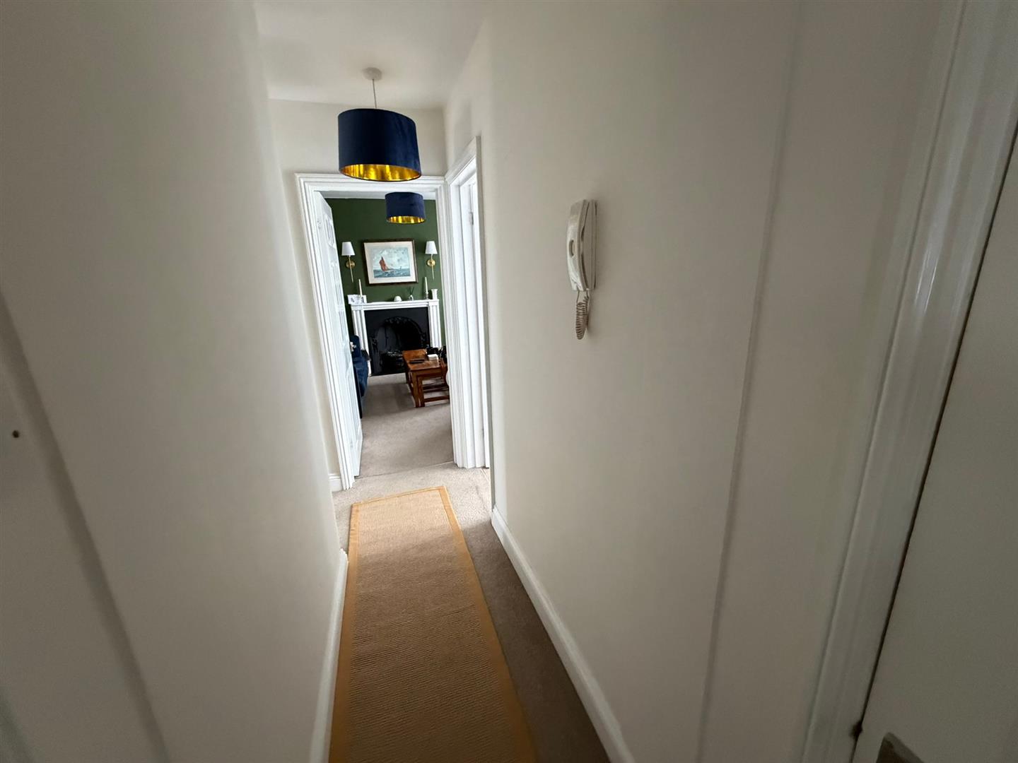 2 bedroom house at Stanford Road, Lymington — photo 5 of 13