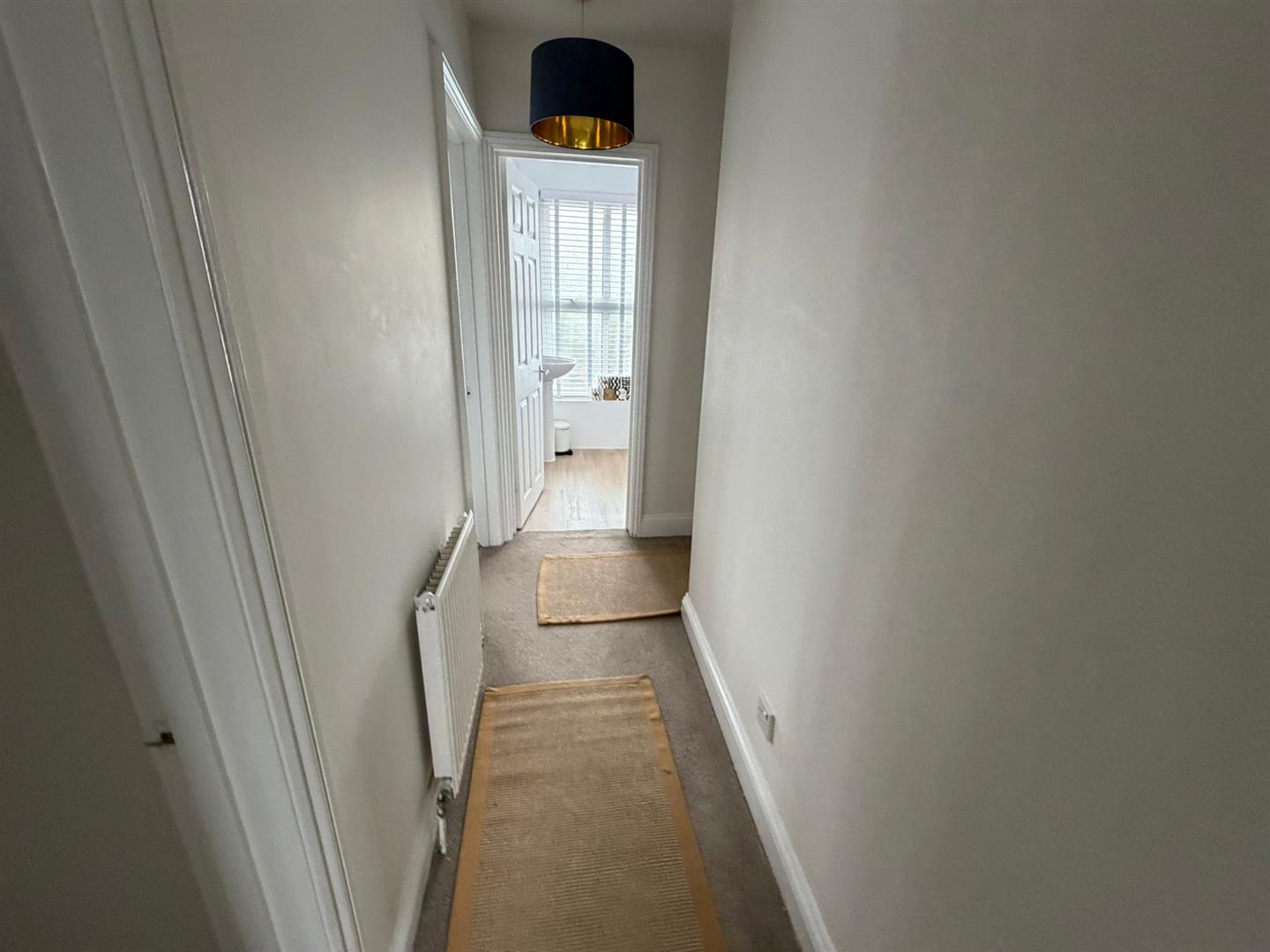 2 bedroom house at Stanford Road, Lymington — photo 6 of 13